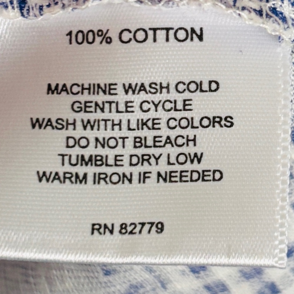 XL Crisp Cotton Button Down Top - Picture 5 of 5
